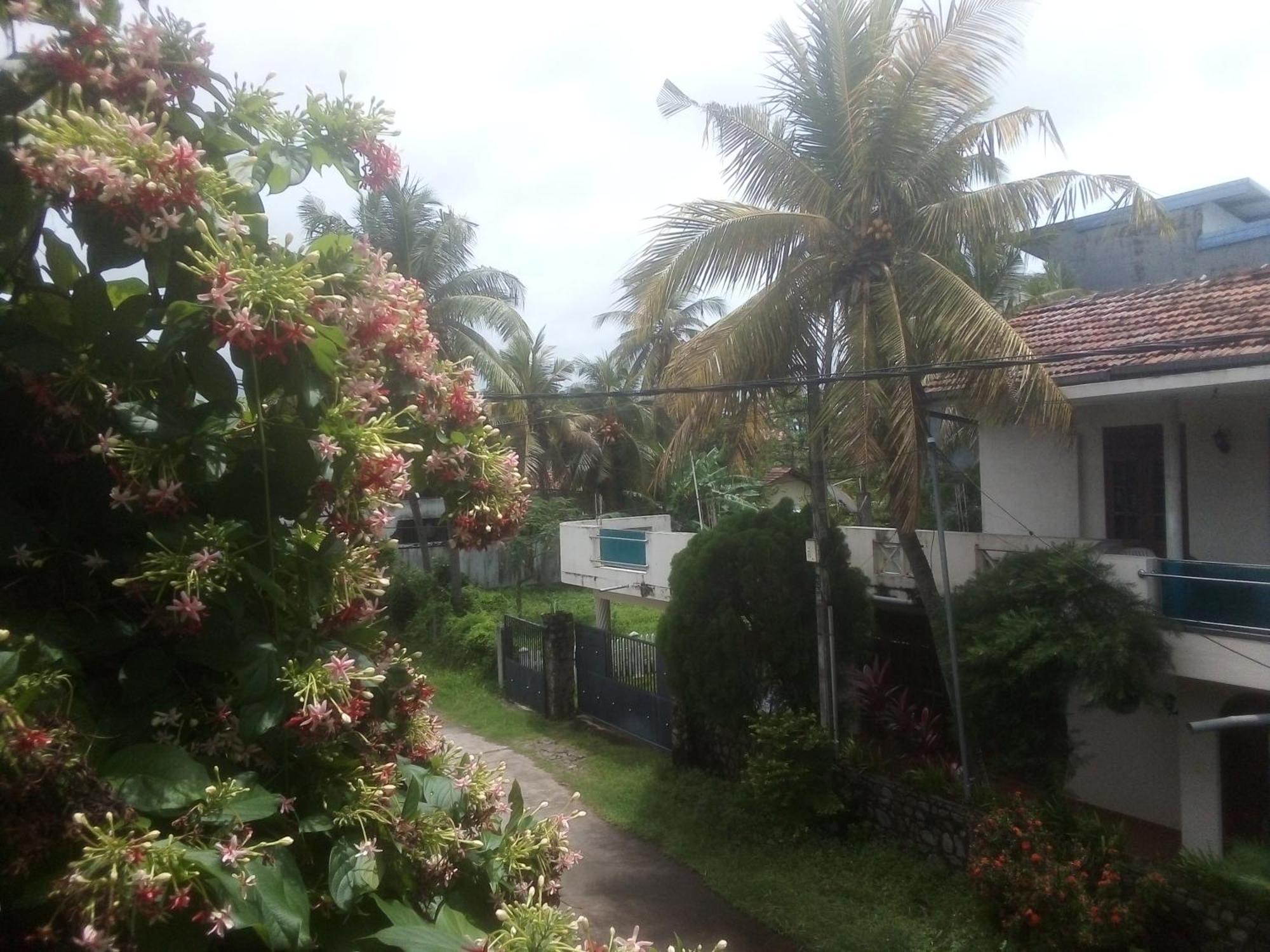 Sunrise City Palace Negombo Exterior foto